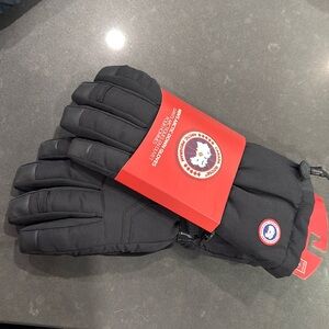 Canada Goose Arctic Down Gloves